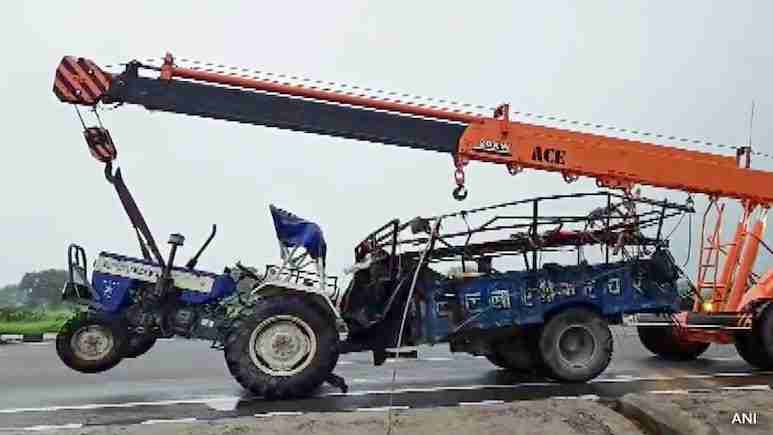 Uttar Pradesh Bulandshahr Accident: Truck Hits Tractor Carrying Pilgrims, Leaves 10 Dead and 41 Injured