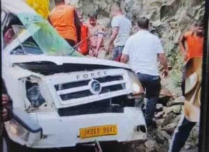 Two Killed, Three Injured as Boulder Crushes Tempo on Jammu-Srinagar Highway