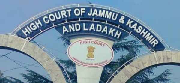 Jammu Kashmir & Ladakh High Court Cracks Down on Non-Compliance, Issues Warrants Against 3 Pulwama Officers