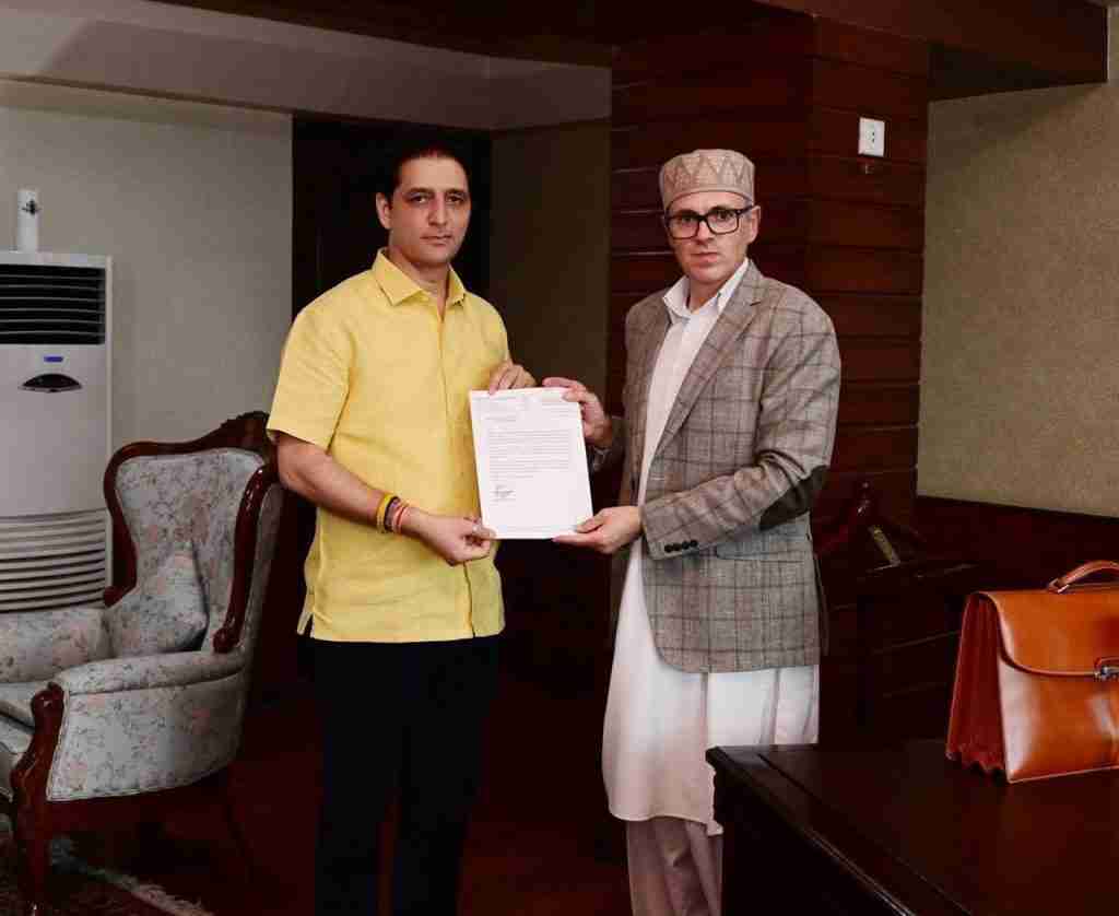 MLA Shakti Raj Parihar Meets J&K CM, Seeks Action on Dessa-Malwa Hydro Project and RDSS Electrification Delays