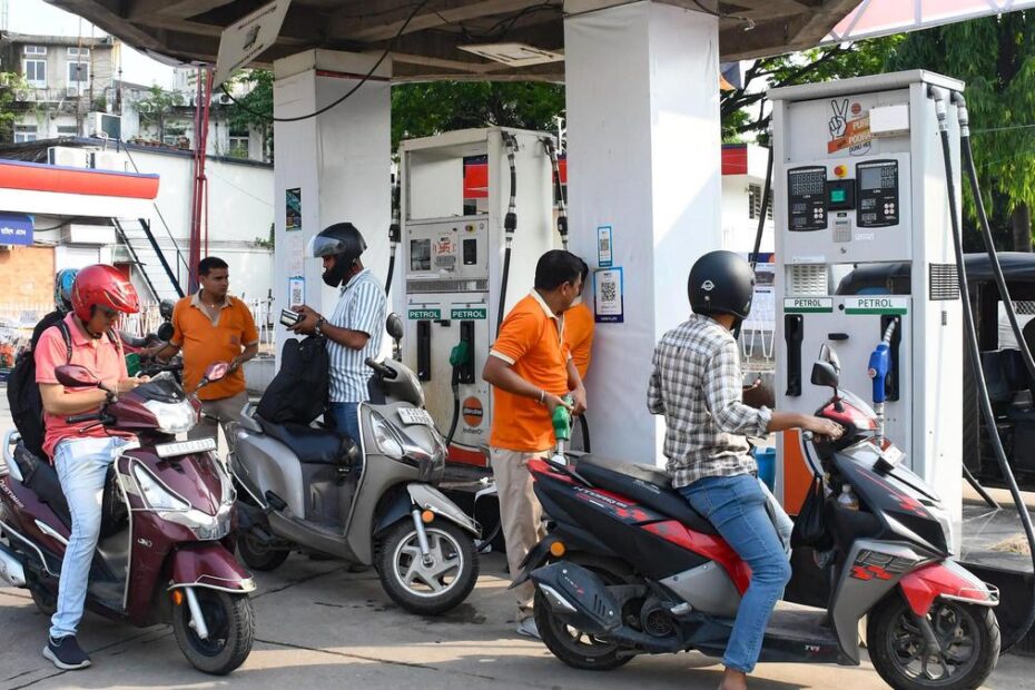 Hike in Petrol and Diesel Prices Delhi