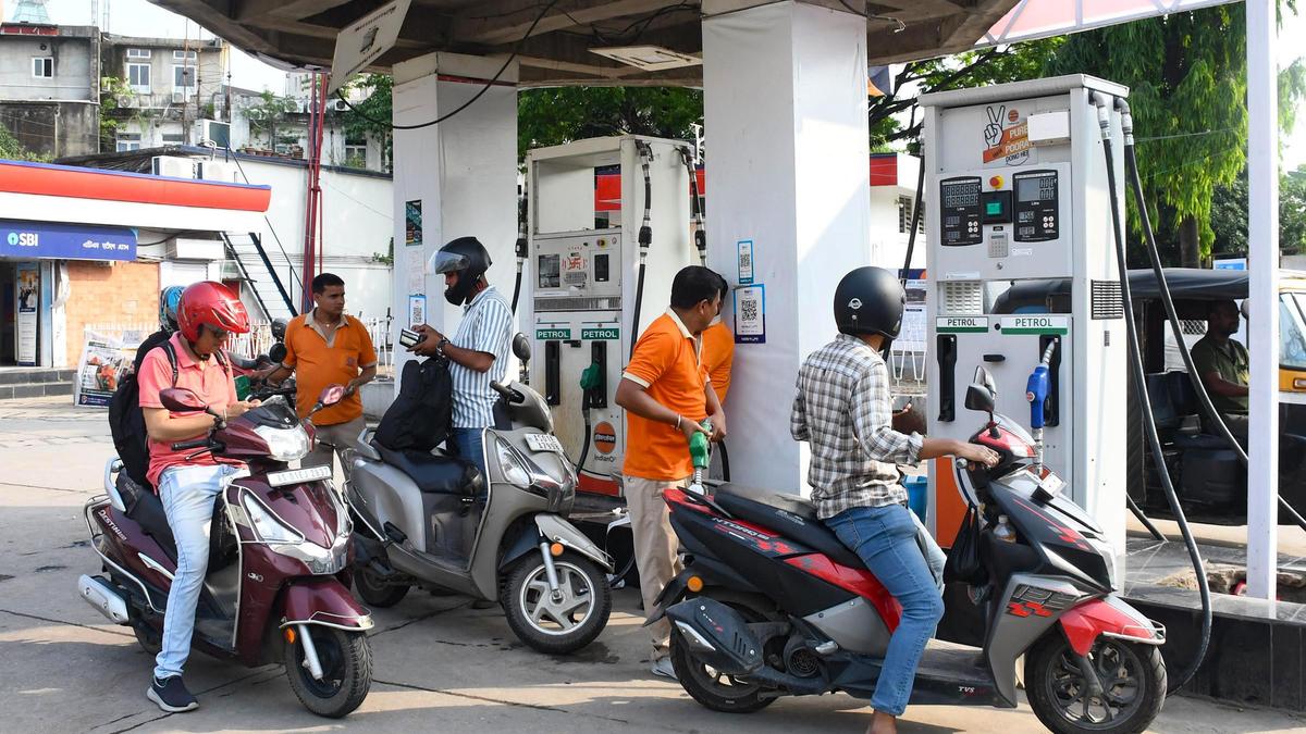Hike in Petrol and Diesel Prices, Petrol Reaches Rs 102.12 Per Litre in Delhi