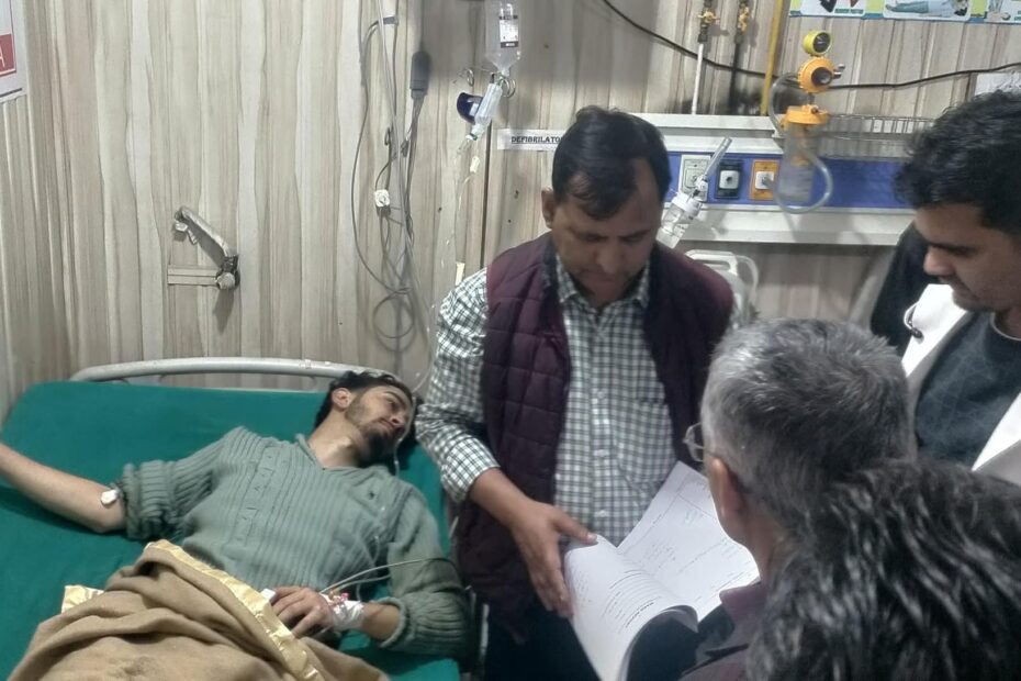 Deputy Commissioner Doda Visits GMC Doda to Enquire About Road Accident Victims