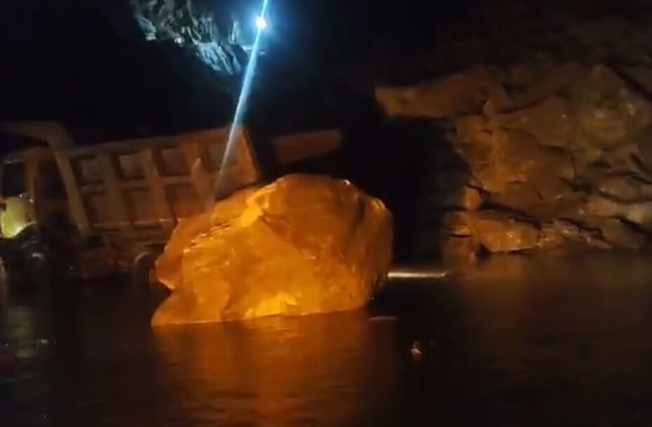 Landslide Strikes Project Vehicle at Dangdoru in Kishtwar; One Dead