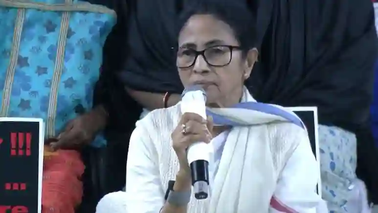 Mamata Banerjee to Appear Personally in Supreme Court to Challenge ECI’s Electoral Roll Revision in Bengal