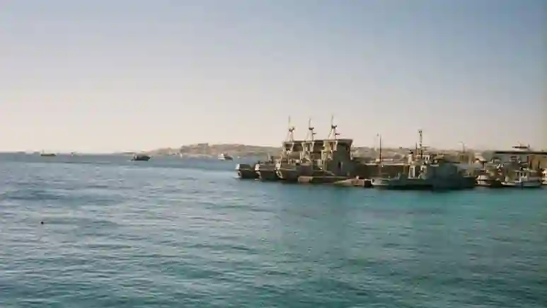 Ahead of US Talks, Iran’s Revolutionary Guards Begin Military Drills in Strait of Hormuz