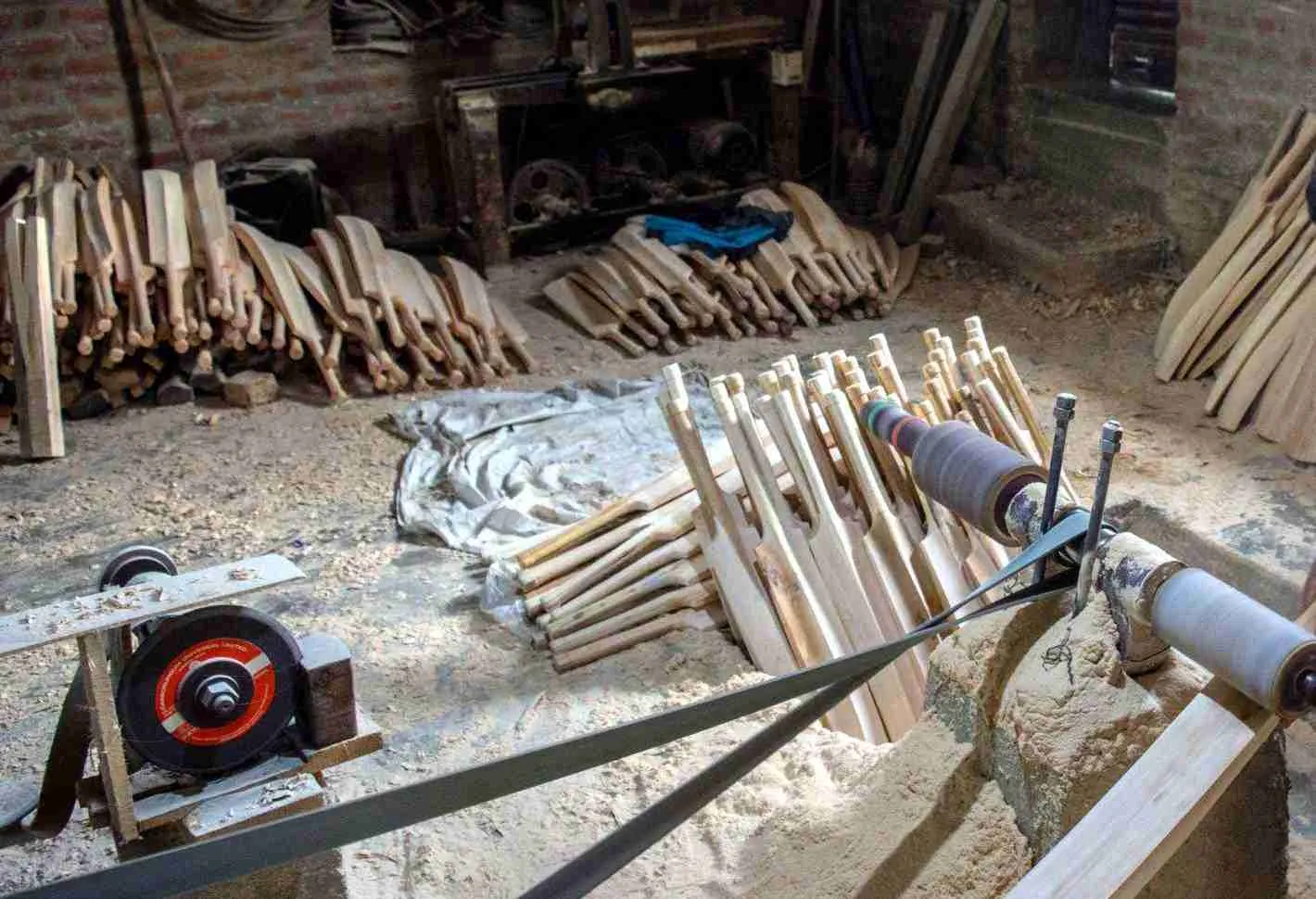 Cricket Bat Manufacturers in Kashmir Witness Surge in Demand Ahead of World Cup