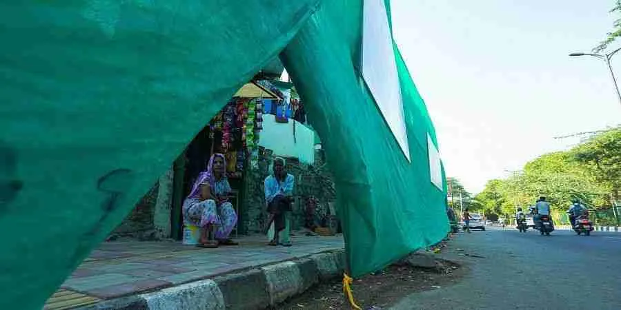Congress Accuses Government of Concealing Slums and Mistreating Animals Ahead of G20 Summit