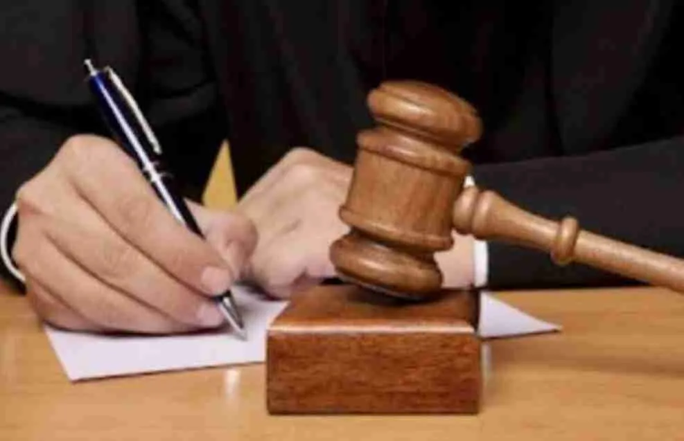 Court Ruling and Resolution in LPA No. 70/2021: Case Reader Selection Dispute
