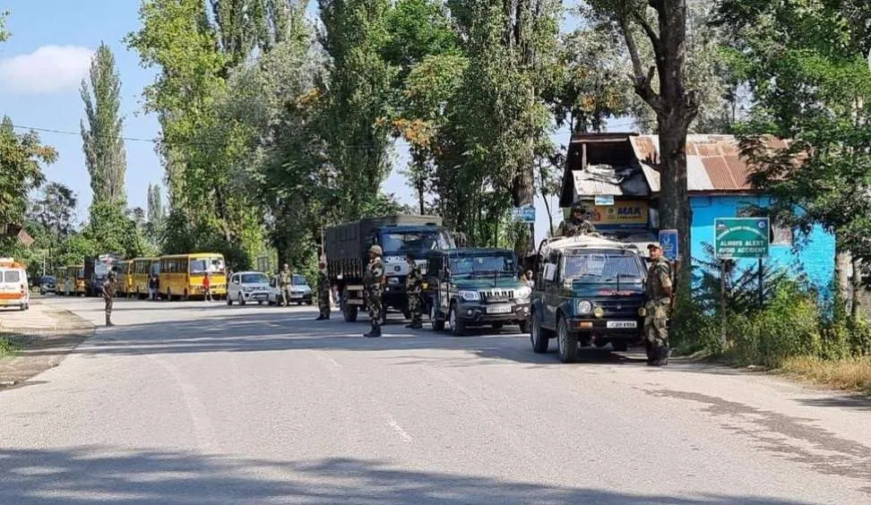 Security Forces Thwart Potential Disaster: Neutralize IED Hidden in Gas Cylinder in Srinagar