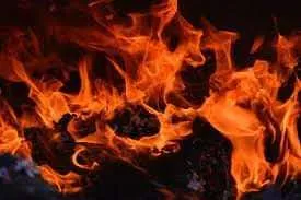 Fire Erupts in Srinagar Bage-Mehtab; Rescue Efforts Underway