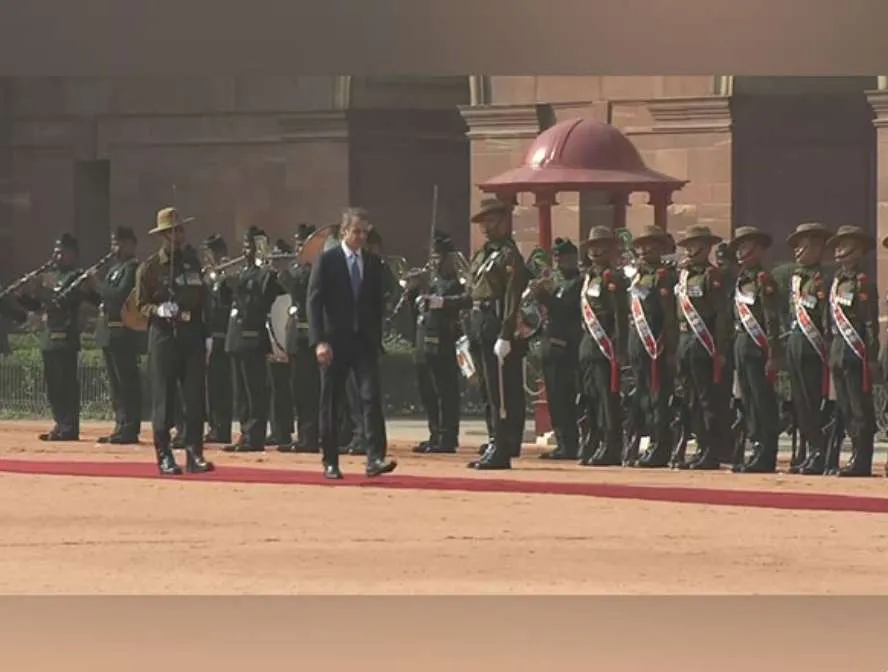 Greek PM Holds Talks with PM Modi, Receives Guard of Honor at Rashtrapati Bhavan