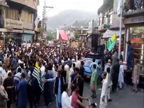 PoJK: Traders demand FIR against PM, release of arrested leaders