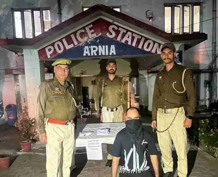 Jammu Police arrested notorious, hardcore criminal from Arnia area, pistol recovered