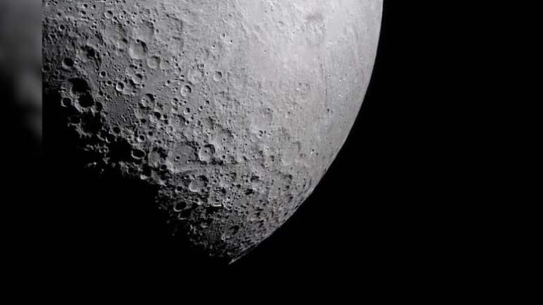 Possible Ice Signals Detected by ISRO Beneath Moon’s Surface Using Chandrayaan-2 Data
